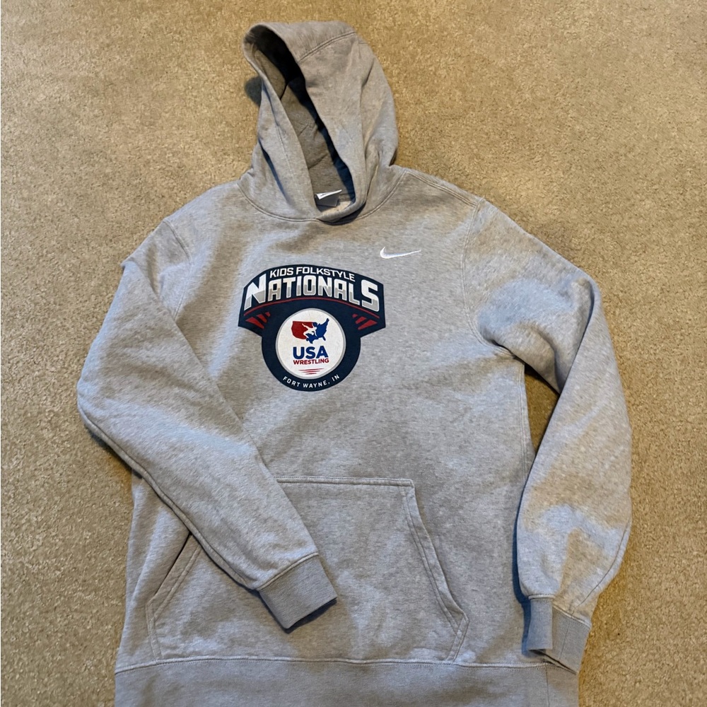 Nike wrestling hoodie like new size youth XL kids nationals